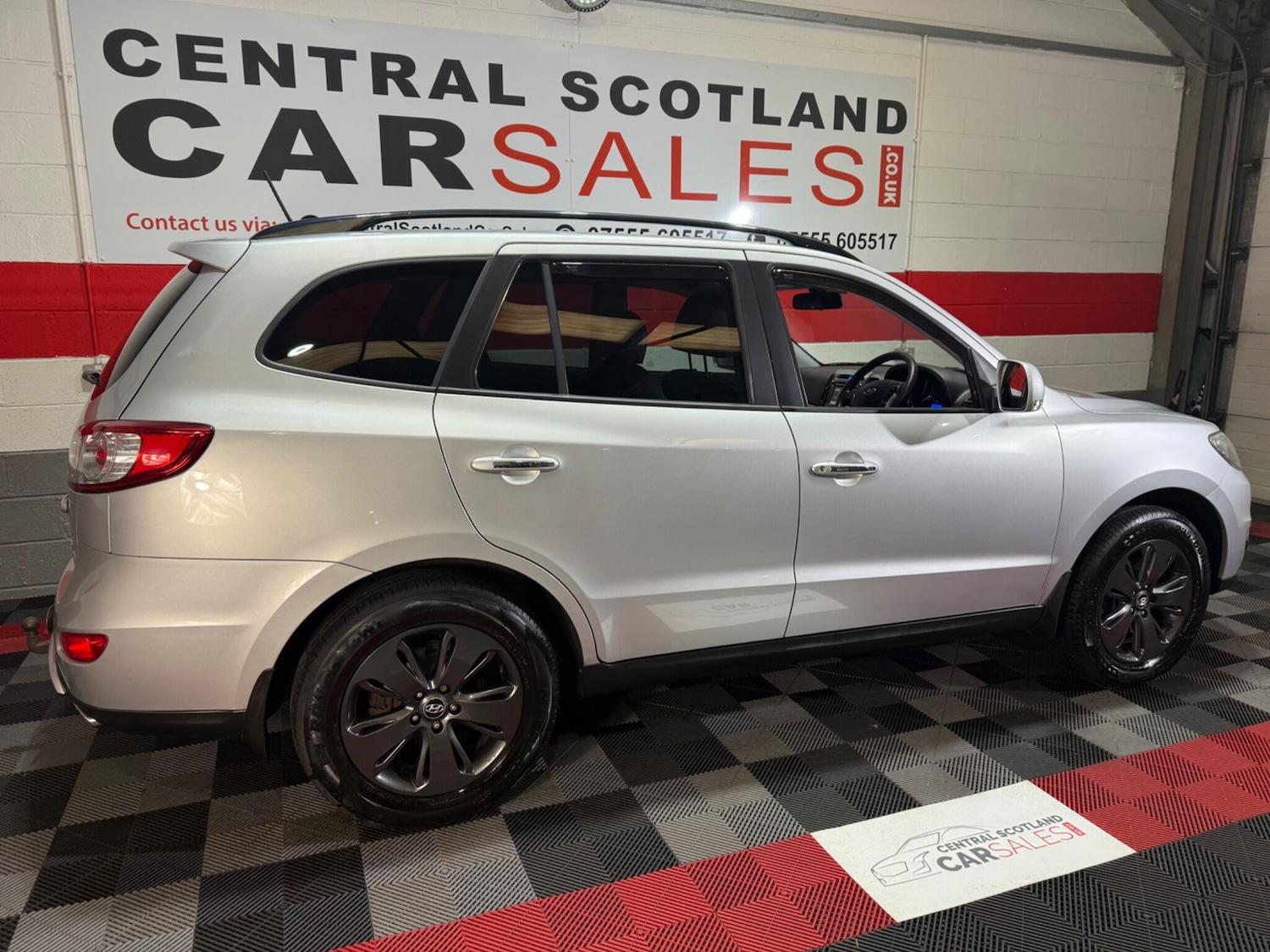 Used Hyundai Santa Fe 2012 for sale - 77175832: Photo 15