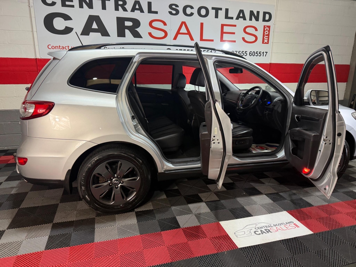 Used Hyundai Santa Fe 2012 for sale - 77175832: Photo 16