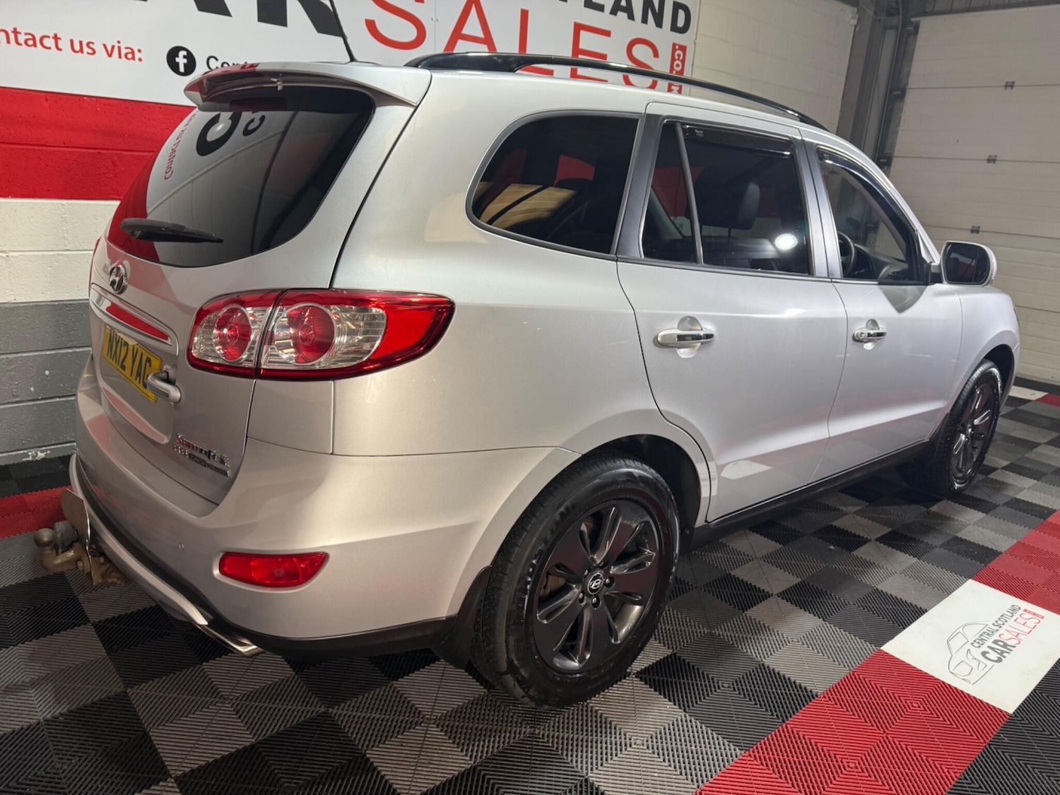 Used Hyundai Santa Fe 2012 for sale - 77175832: Photo 17