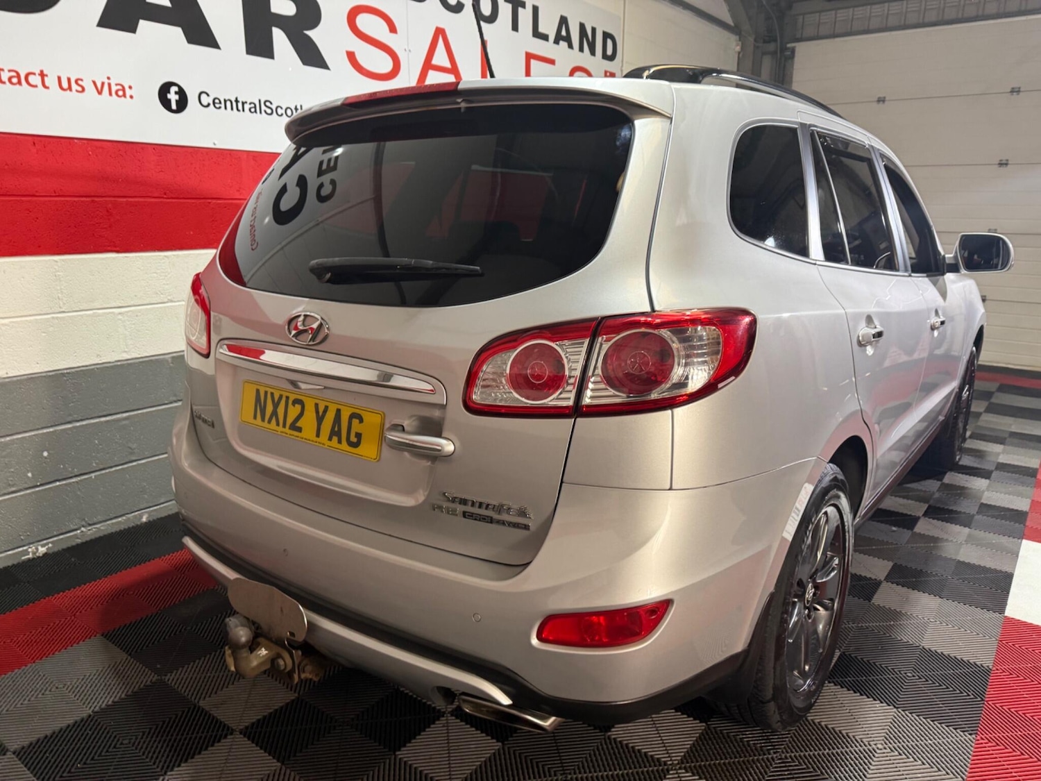 Used Hyundai Santa Fe 2012 for sale - 77175832: Photo 18