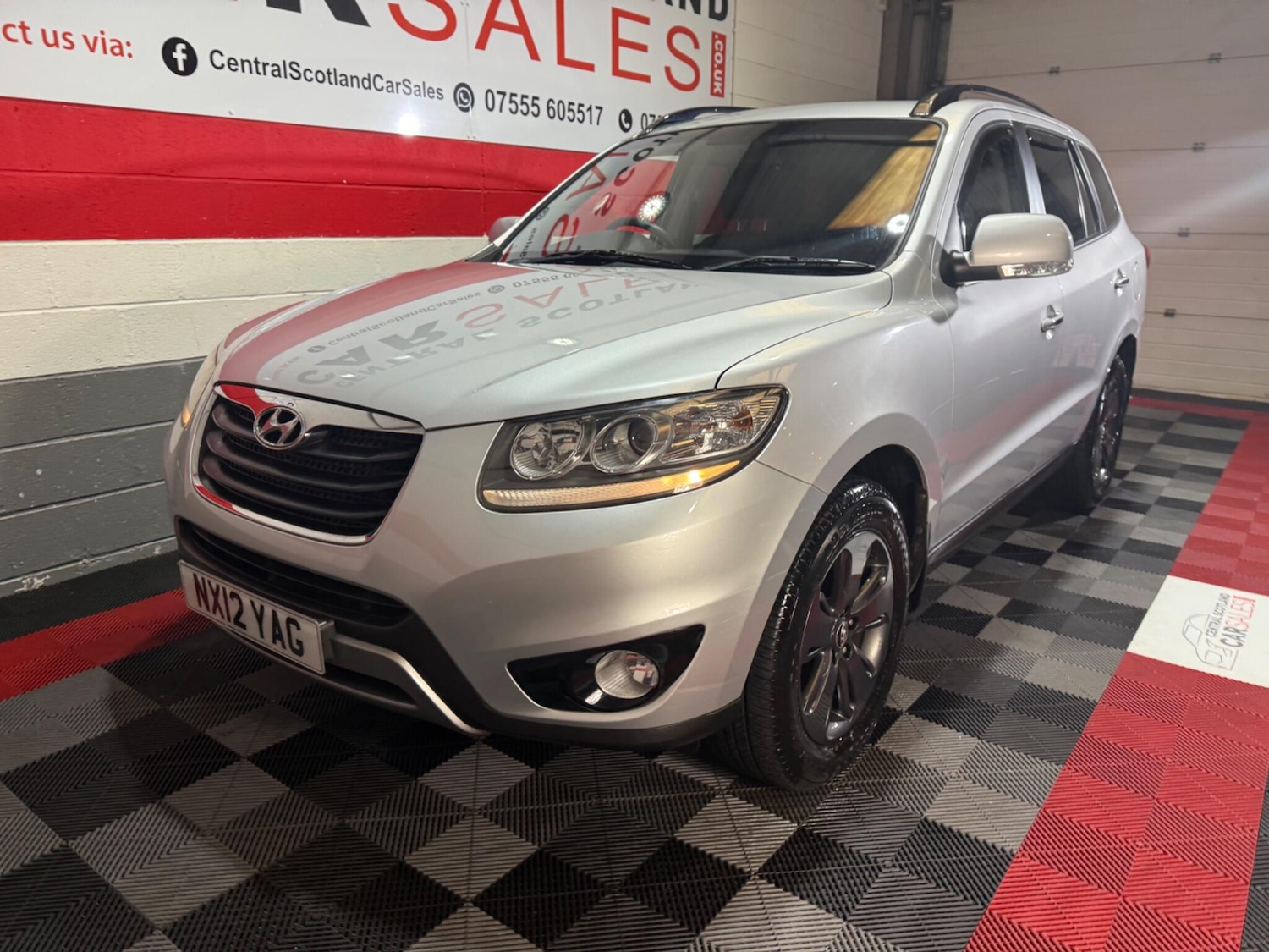 Used Hyundai Santa Fe 2012 for sale - 77175832: Photo 2