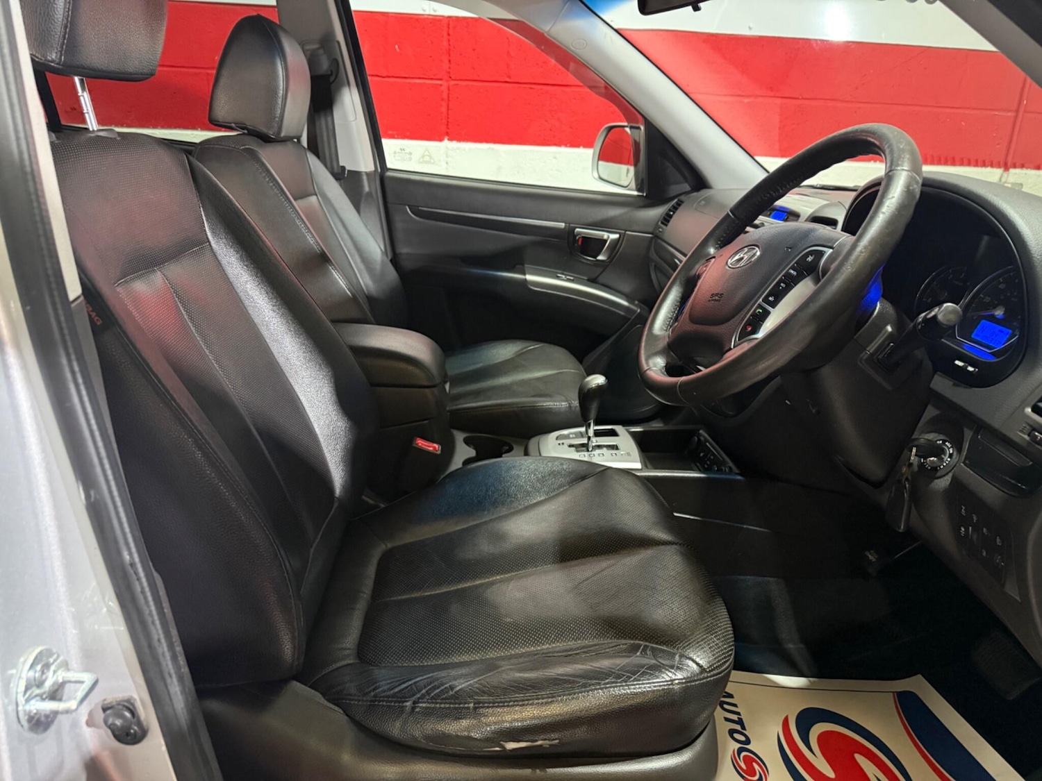 Used Hyundai Santa Fe 2012 for sale - 77175832: Photo 25