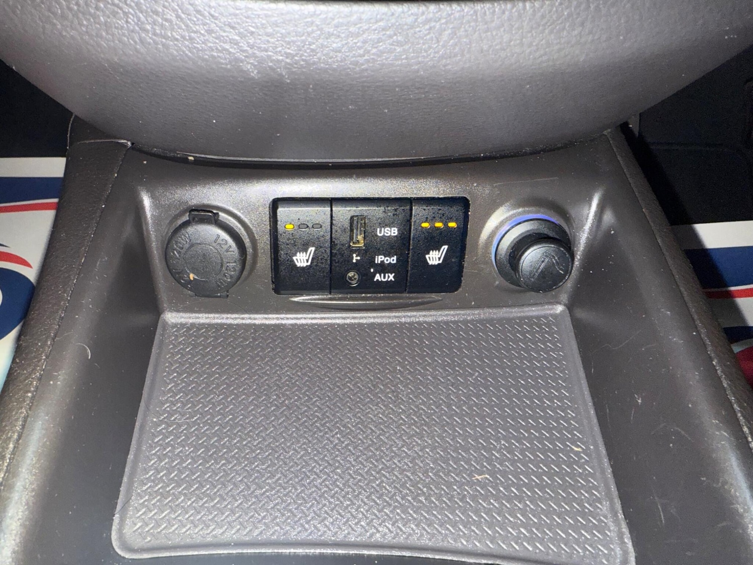 Used Hyundai Santa Fe 2012 for sale - 77175832: Photo 34