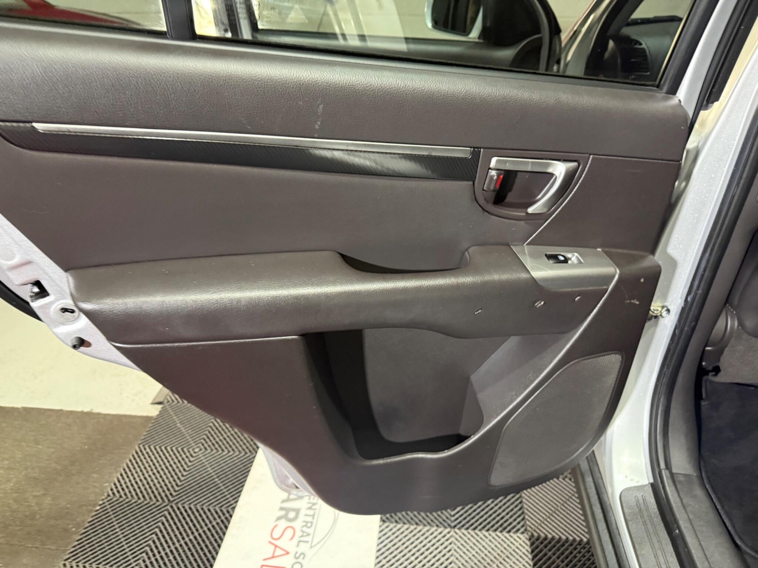 Used Hyundai Santa Fe 2012 for sale - 77175832: Photo 40