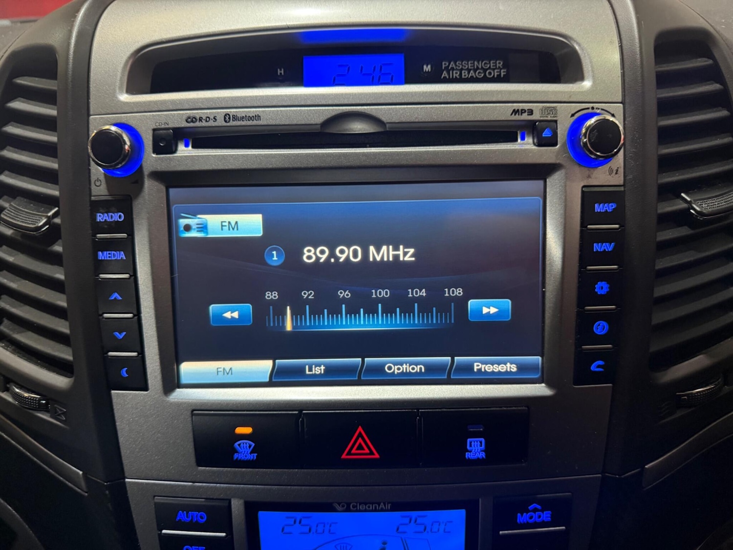 Used Hyundai Santa Fe 2012 for sale - 77175832: Photo 47