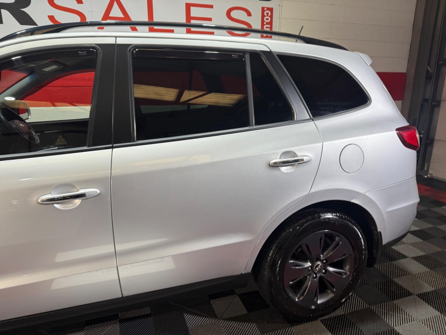 Used Hyundai Santa Fe 2012 for sale - 77175832: Photo 64