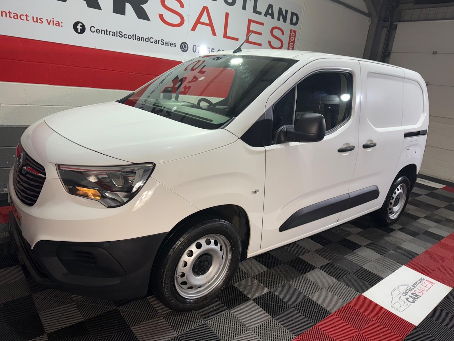 Used Vauxhall Combo 2021 for sale - 76612811: Photo 2