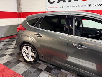 Used Ford Focus 2018 for sale - 77825001: Photo