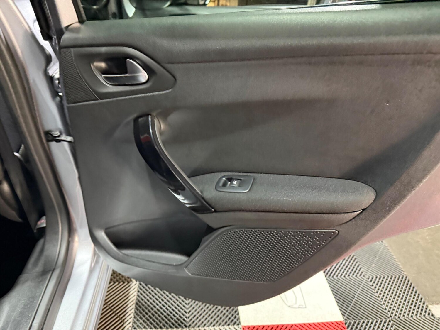 Used Peugeot 208 for sale - 77456340: Photo 32