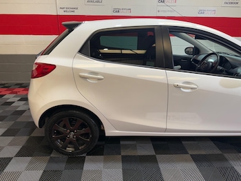 Used Mazda Mazda2 2014 for sale - 75588860: Photo