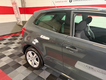 Used Volkswagen Polo 2017 for sale - 76314638: Photo