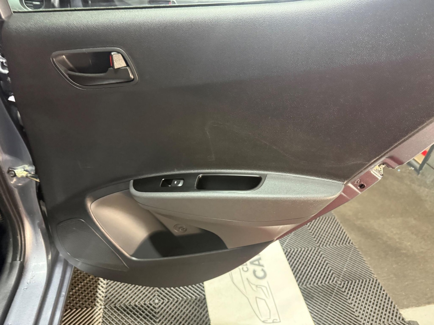 Used Hyundai i10 2017 for sale - 77291427: Photo 34