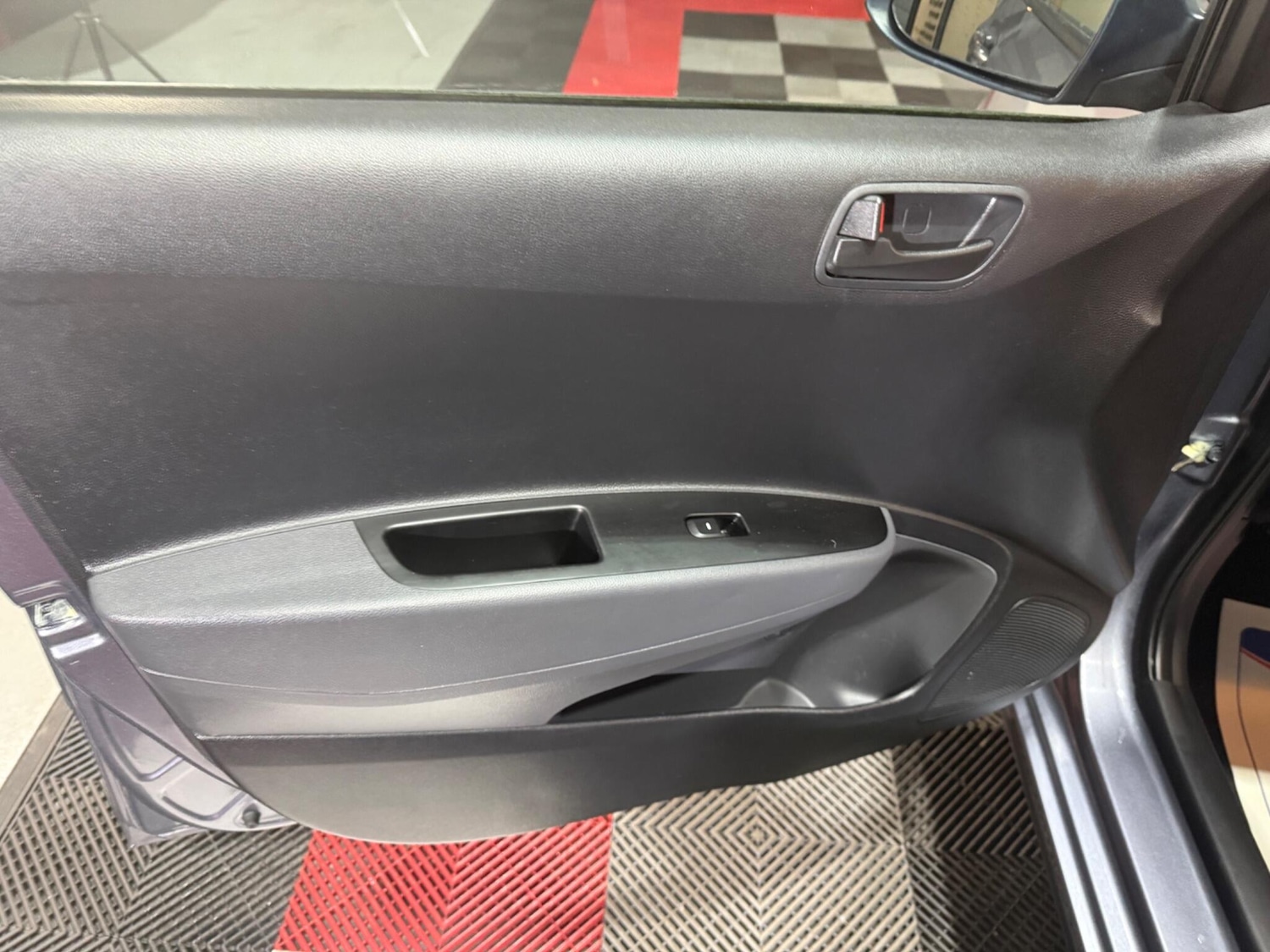 Used Hyundai i10 2017 for sale - 77291427: Photo 37