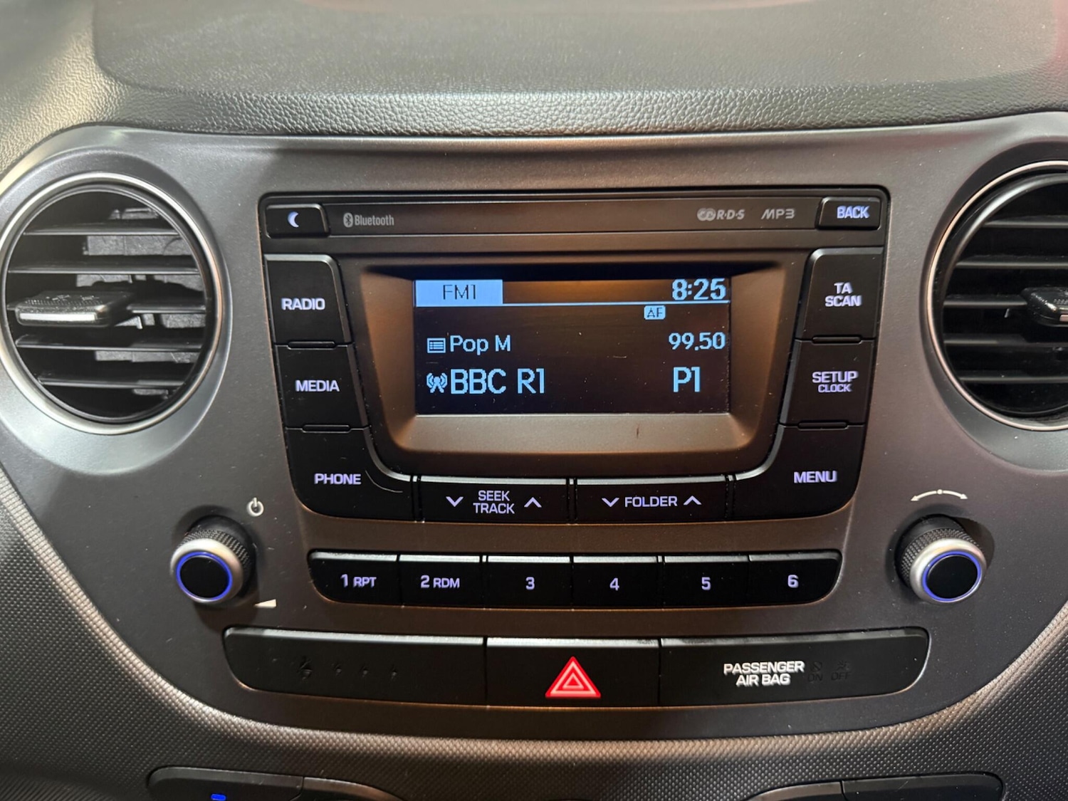 Used Hyundai i10 2017 for sale - 77291427: Photo 42