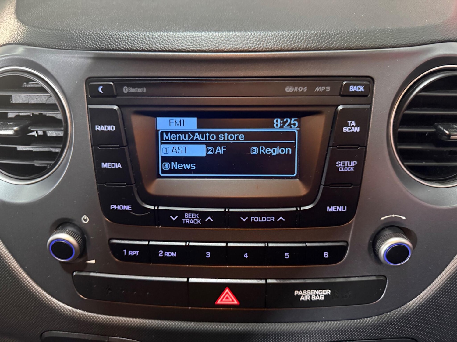 Used Hyundai i10 2017 for sale - 77291427: Photo 45