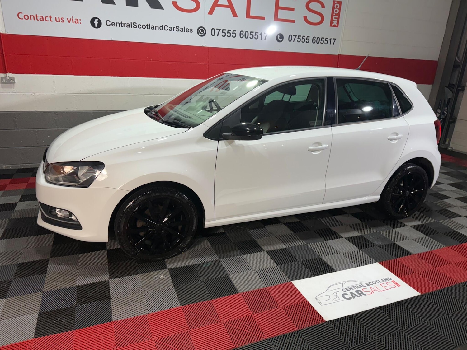 Used Volkswagen Polo 2015 for sale - 76562410: Photo 2