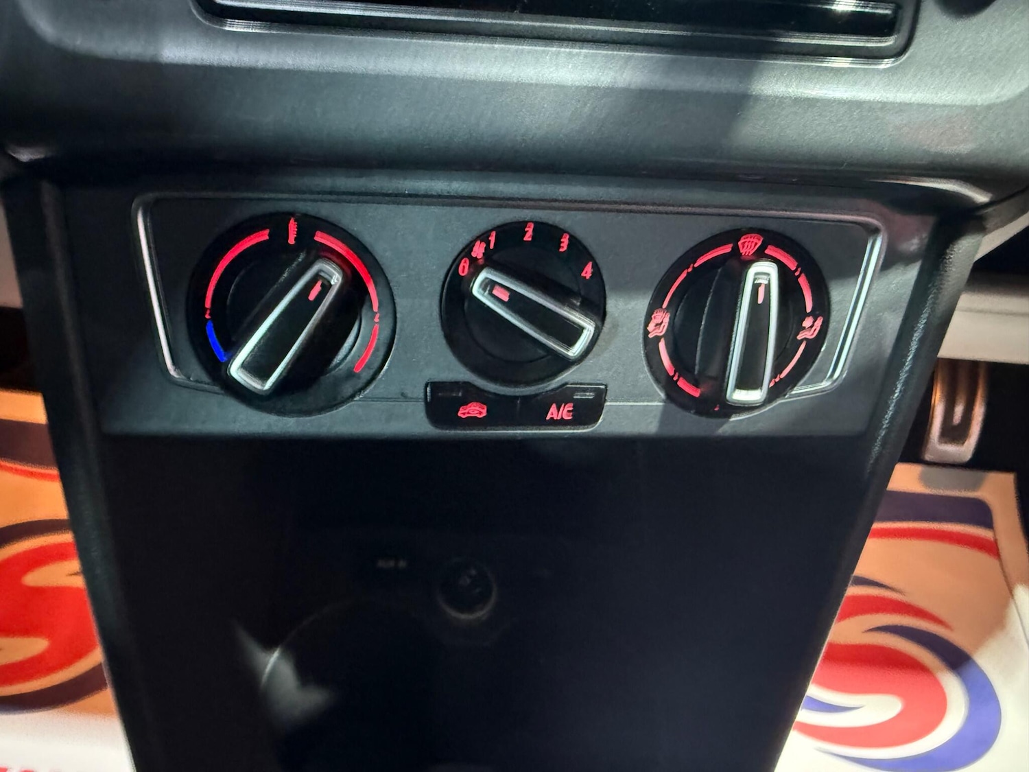 Used Volkswagen Polo 2015 for sale - 76562410: Photo 27