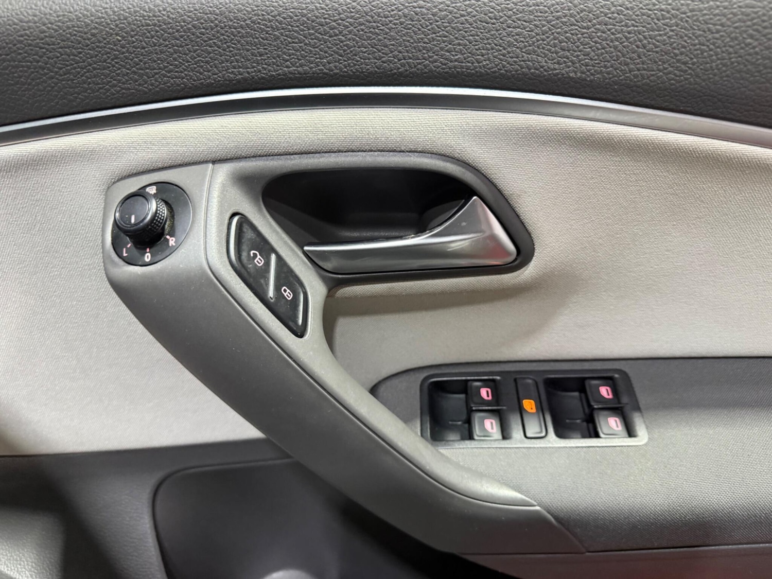 Used Volkswagen Polo 2015 for sale - 76562410: Photo 31