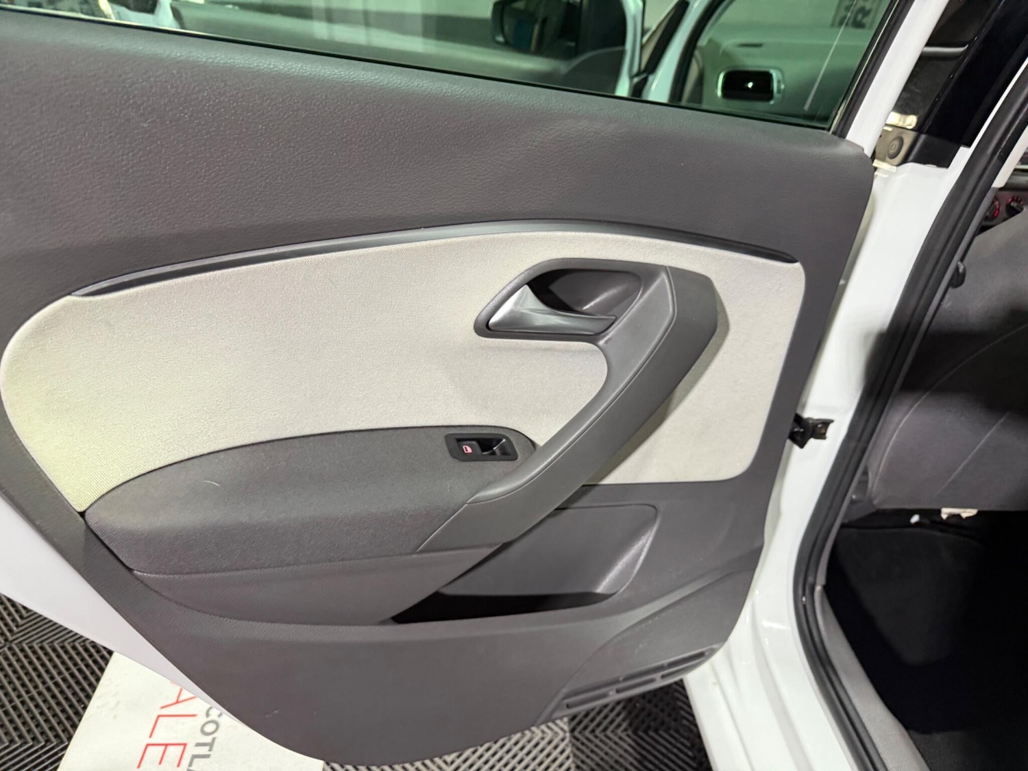 Used Volkswagen Polo 2015 for sale - 76562410: Photo 34