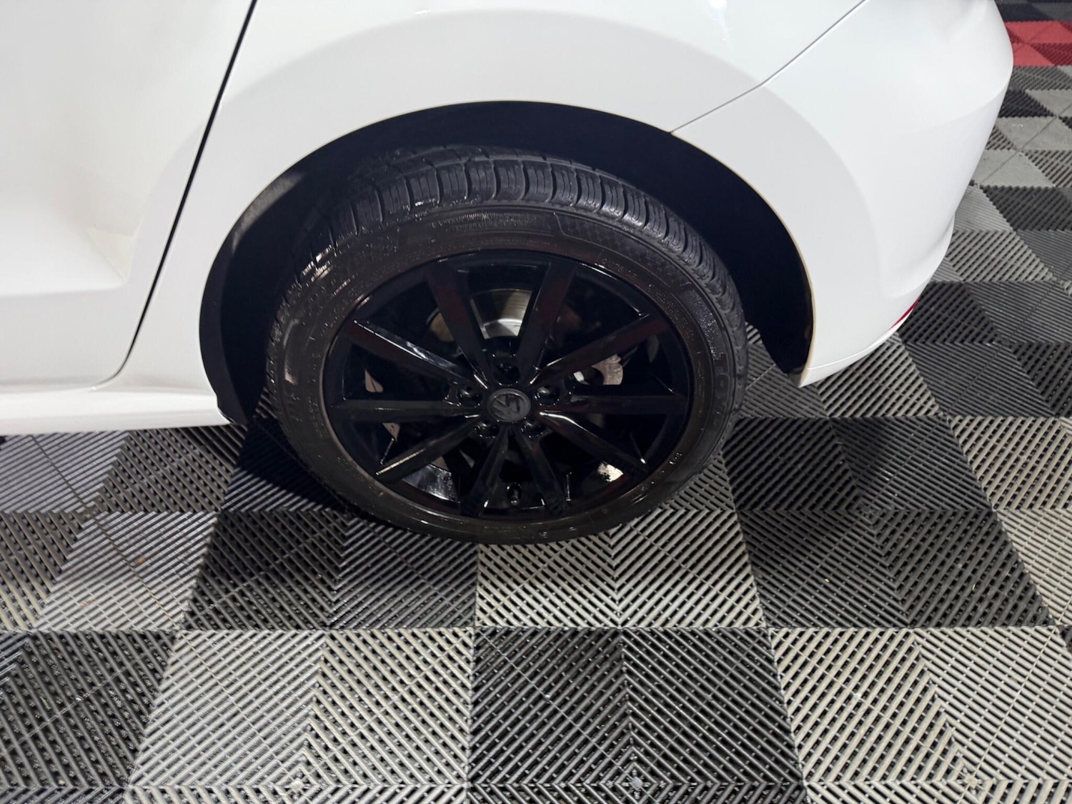 Used Volkswagen Polo 2015 for sale - 76562410: Photo 39