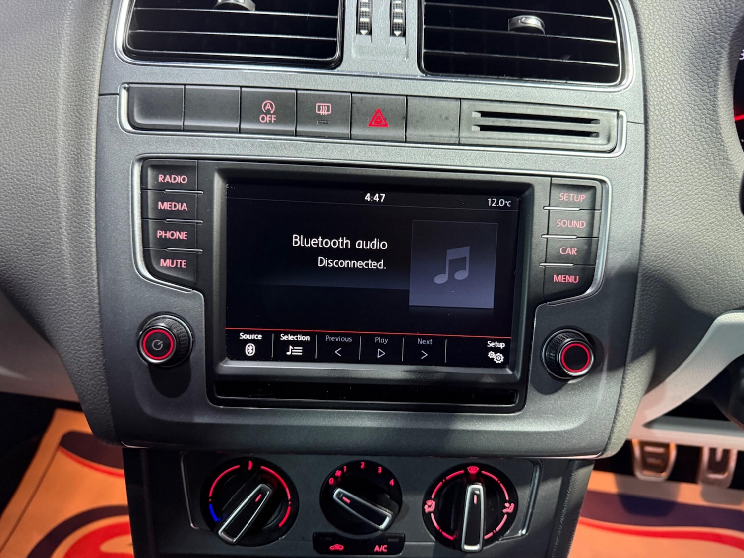 Used Volkswagen Polo 2015 for sale - 76562410: Photo 41