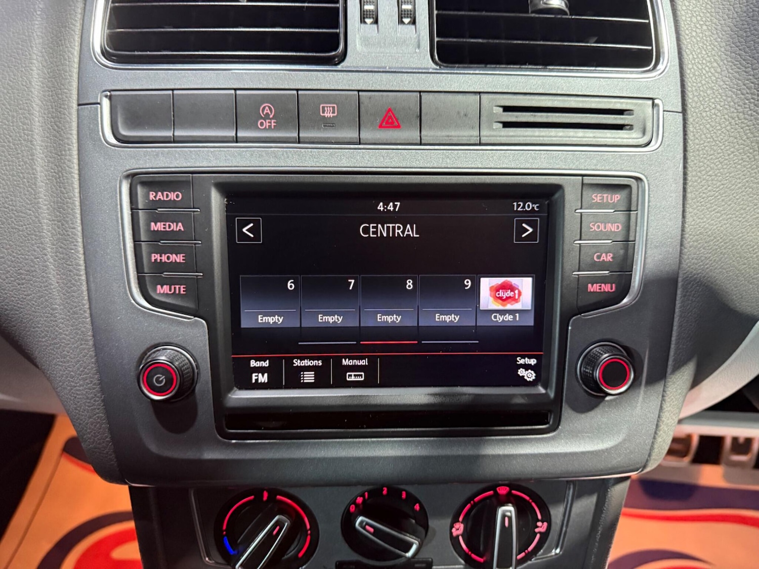 Used Volkswagen Polo 2015 for sale - 76562410: Photo 42