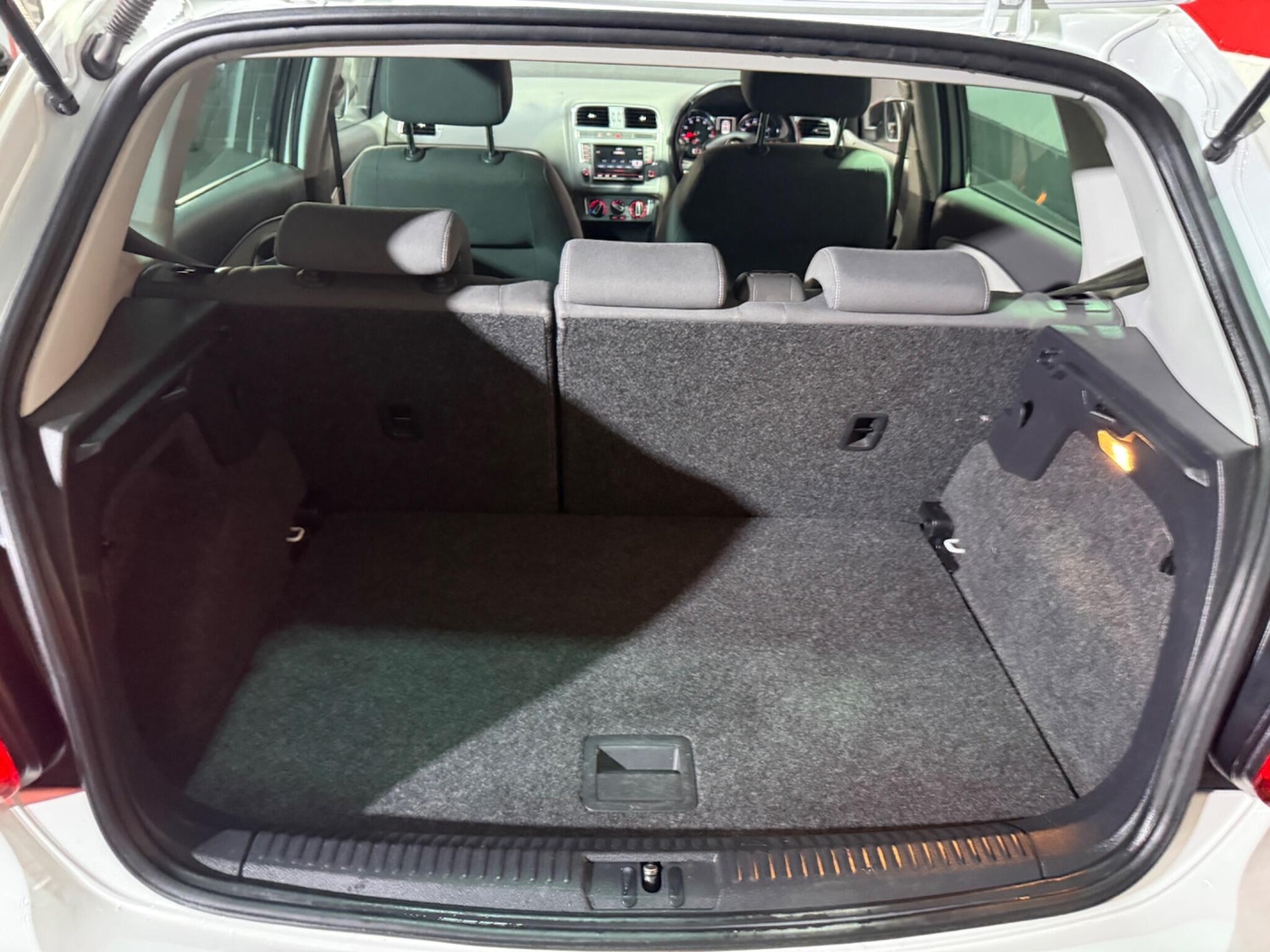 Used Volkswagen Polo 2015 for sale - 76562410: Photo 51