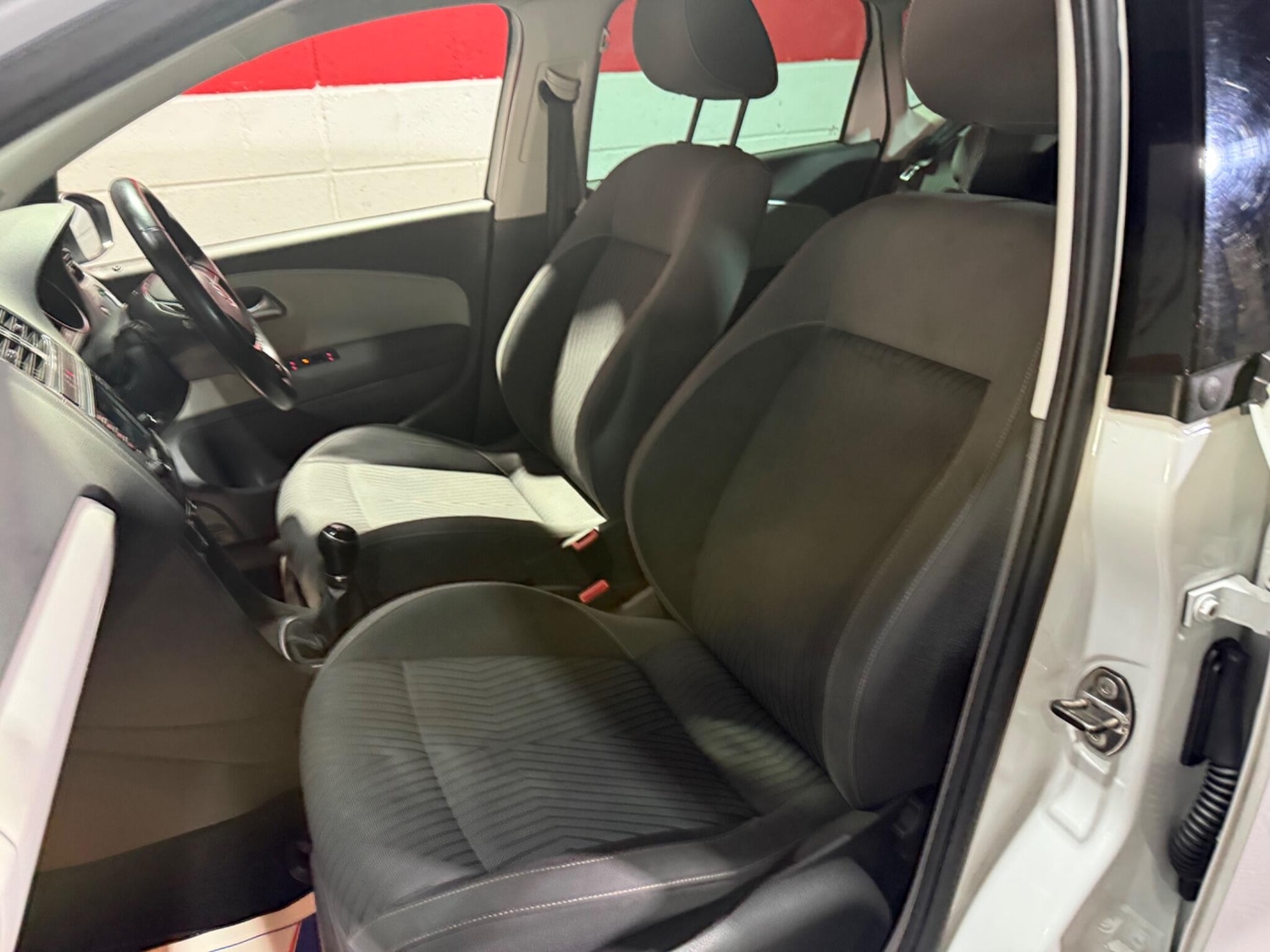 Used Volkswagen Polo 2015 for sale - 76562410: Photo 55