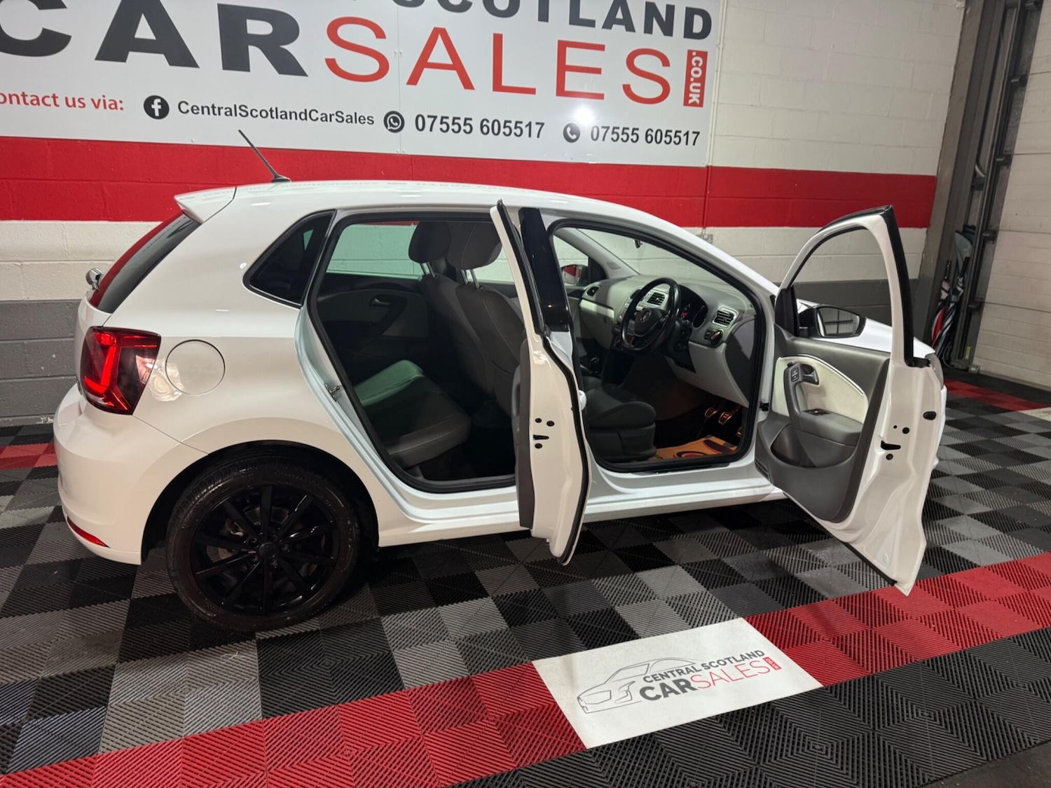 Used Volkswagen Polo 2015 for sale - 76562410: Photo 59