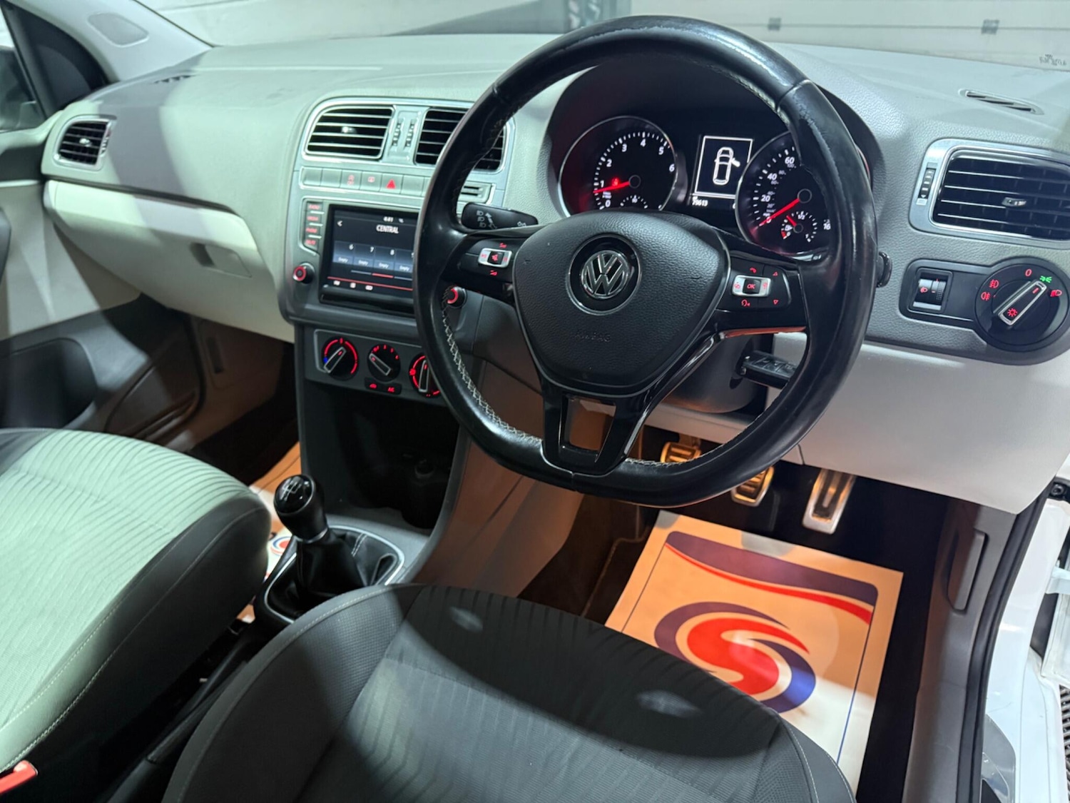 Used Volkswagen Polo 2015 for sale - 76562410: Photo 61