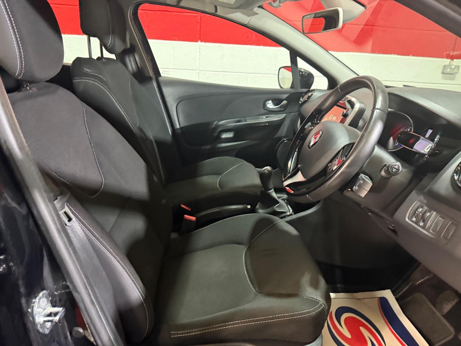 Used Renault Clio 2016 for sale - 77119992: Photo 24