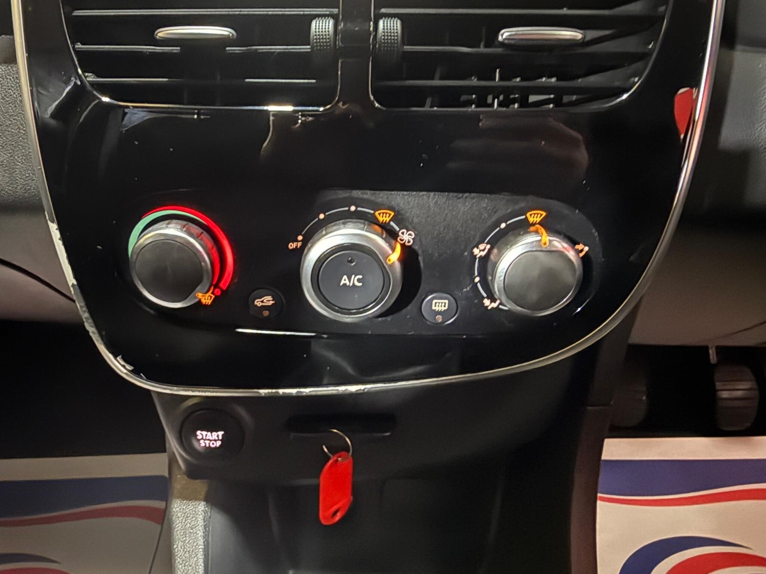 Used Renault Clio 2016 for sale - 77119992: Photo 32