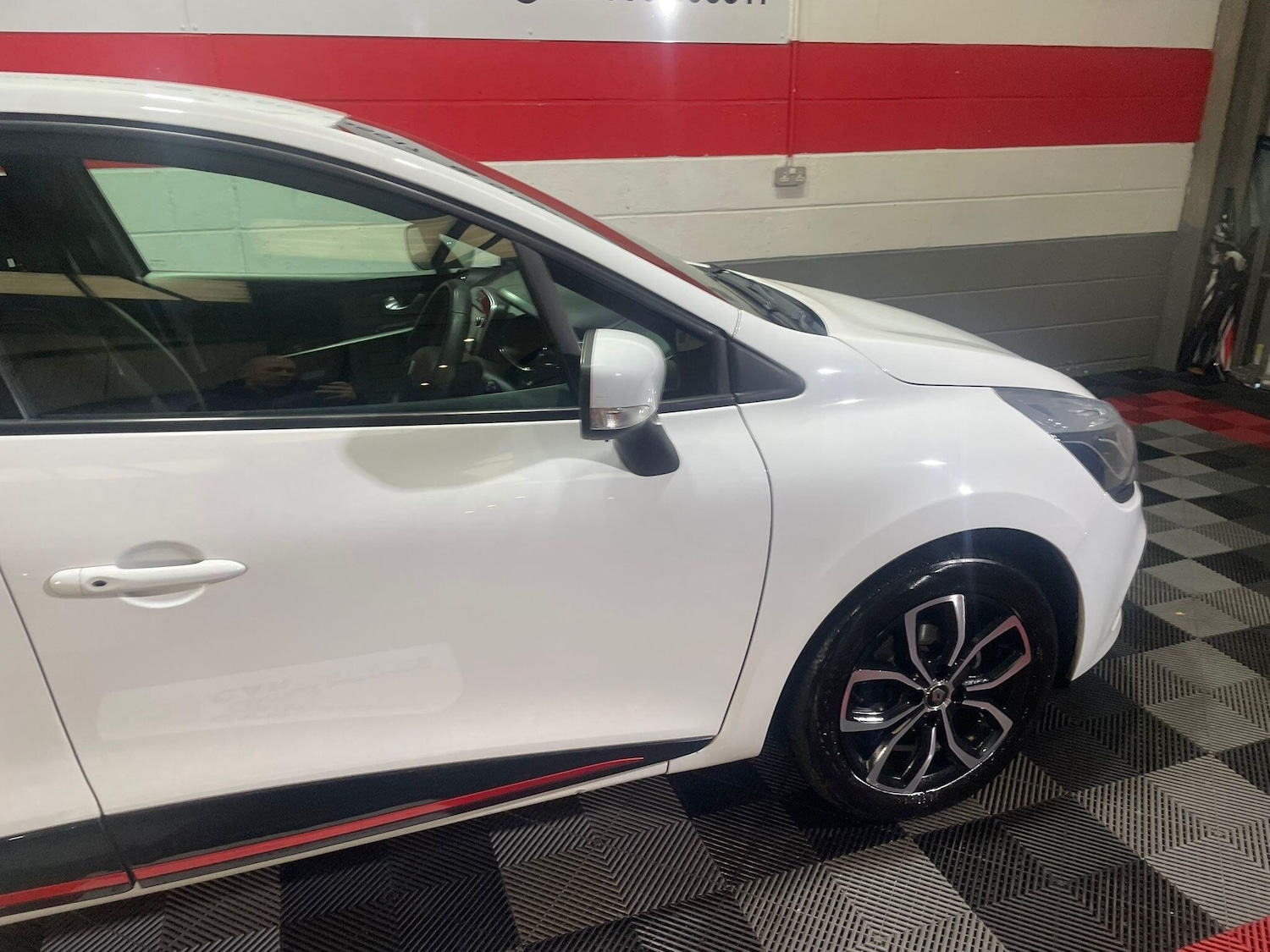 Used Renault Clio for sale - 76549845: Photo 14