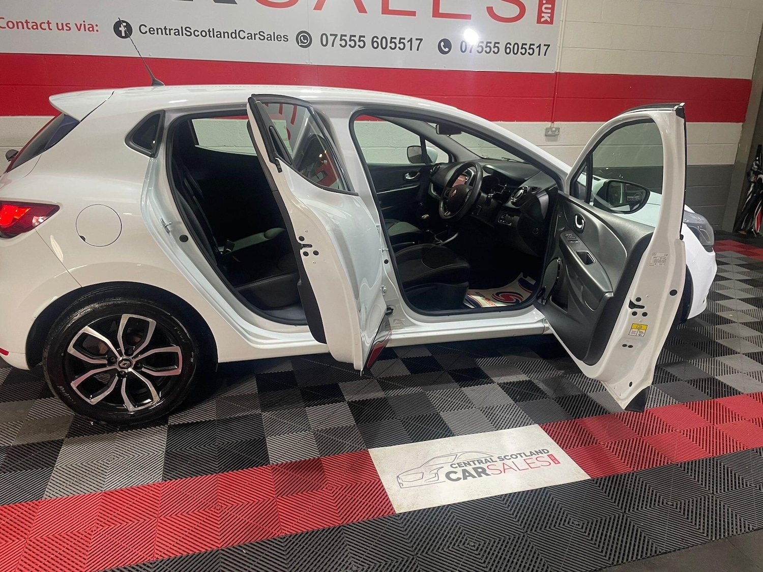 Used Renault Clio for sale - 76549845: Photo 16