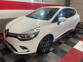 Used Renault Clio 2018 for sale - 76549845: Photo