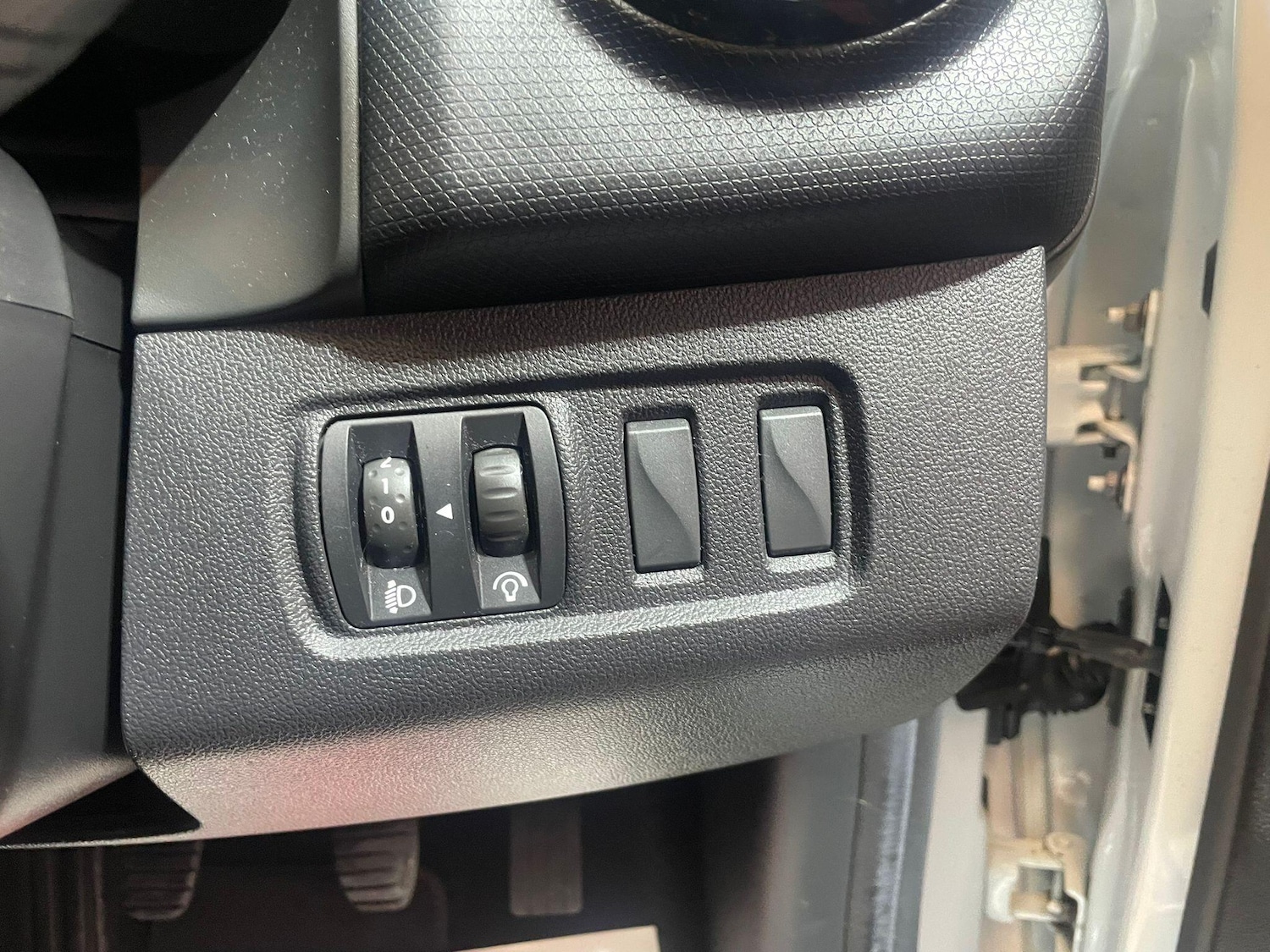 Used Renault Clio for sale - 76549845: Photo 35