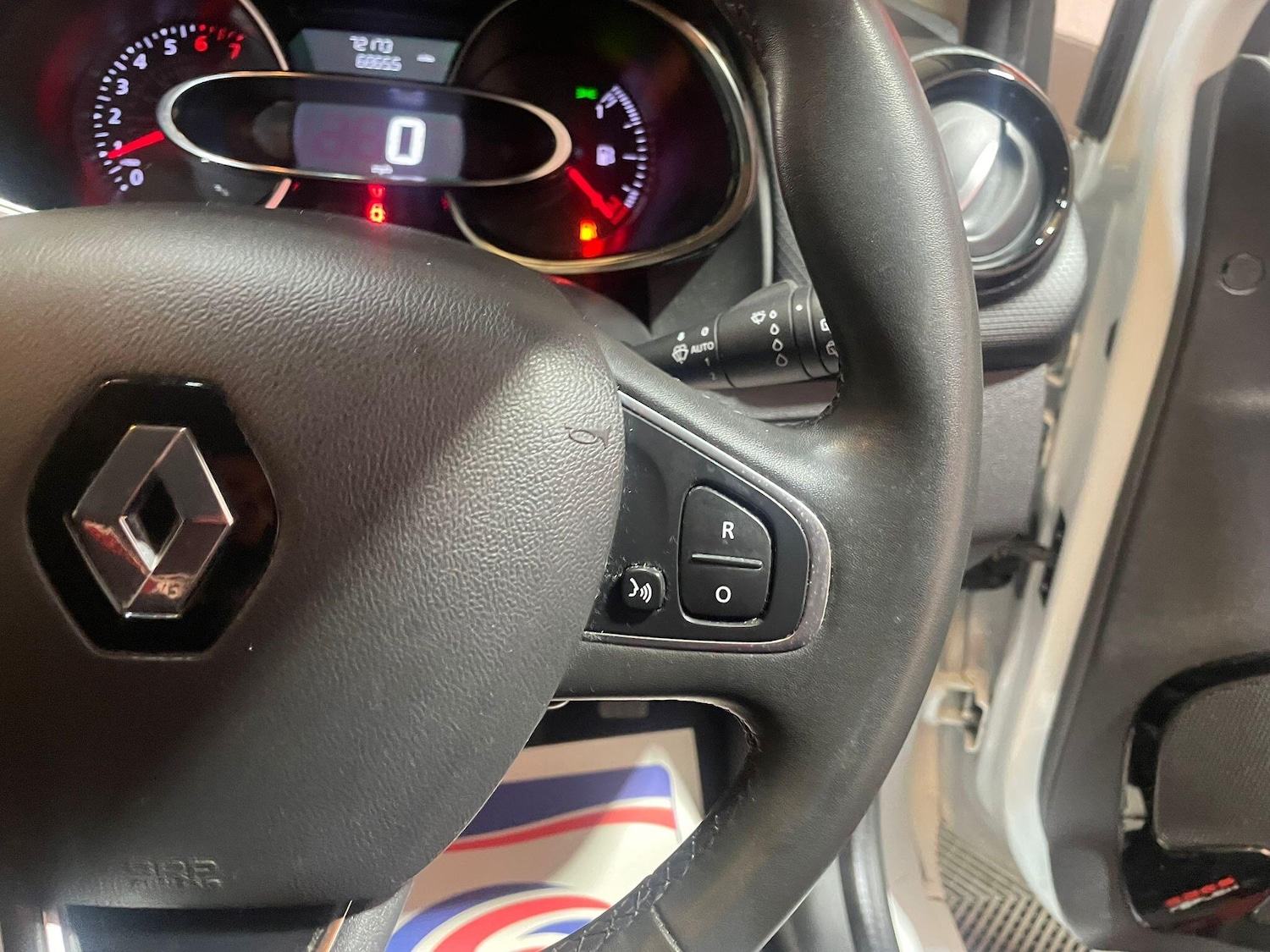 Used Renault Clio for sale - 76549845: Photo 37