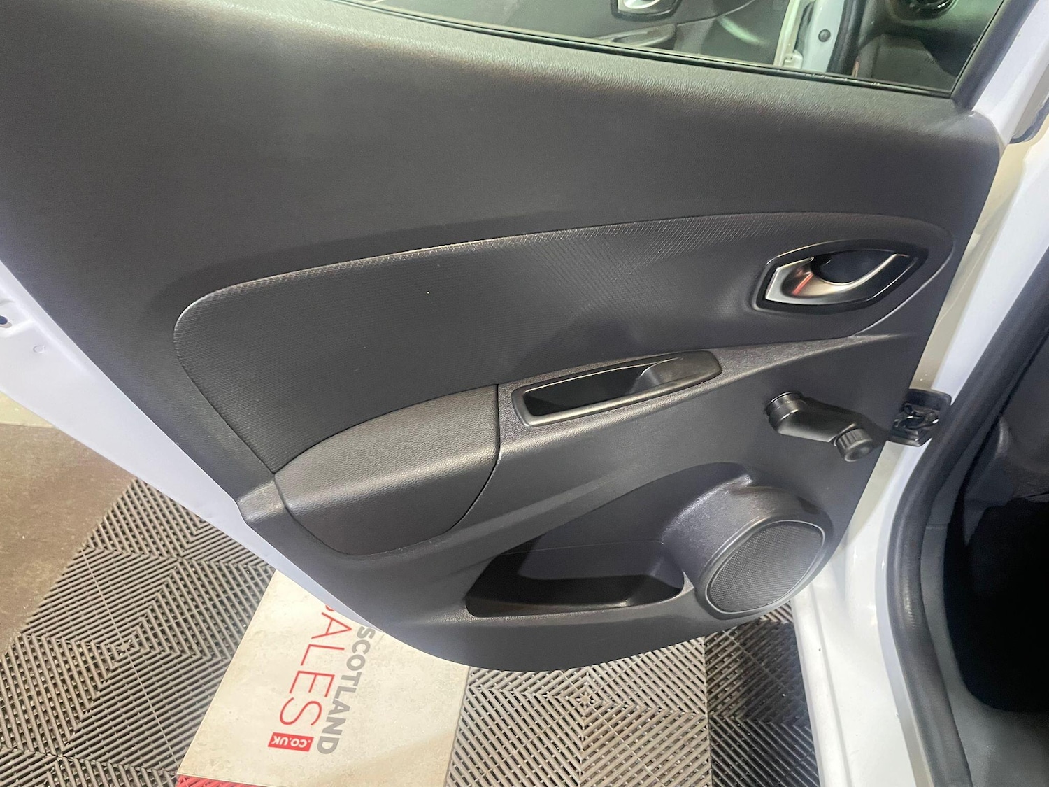 Used Renault Clio for sale - 76549845: Photo 39