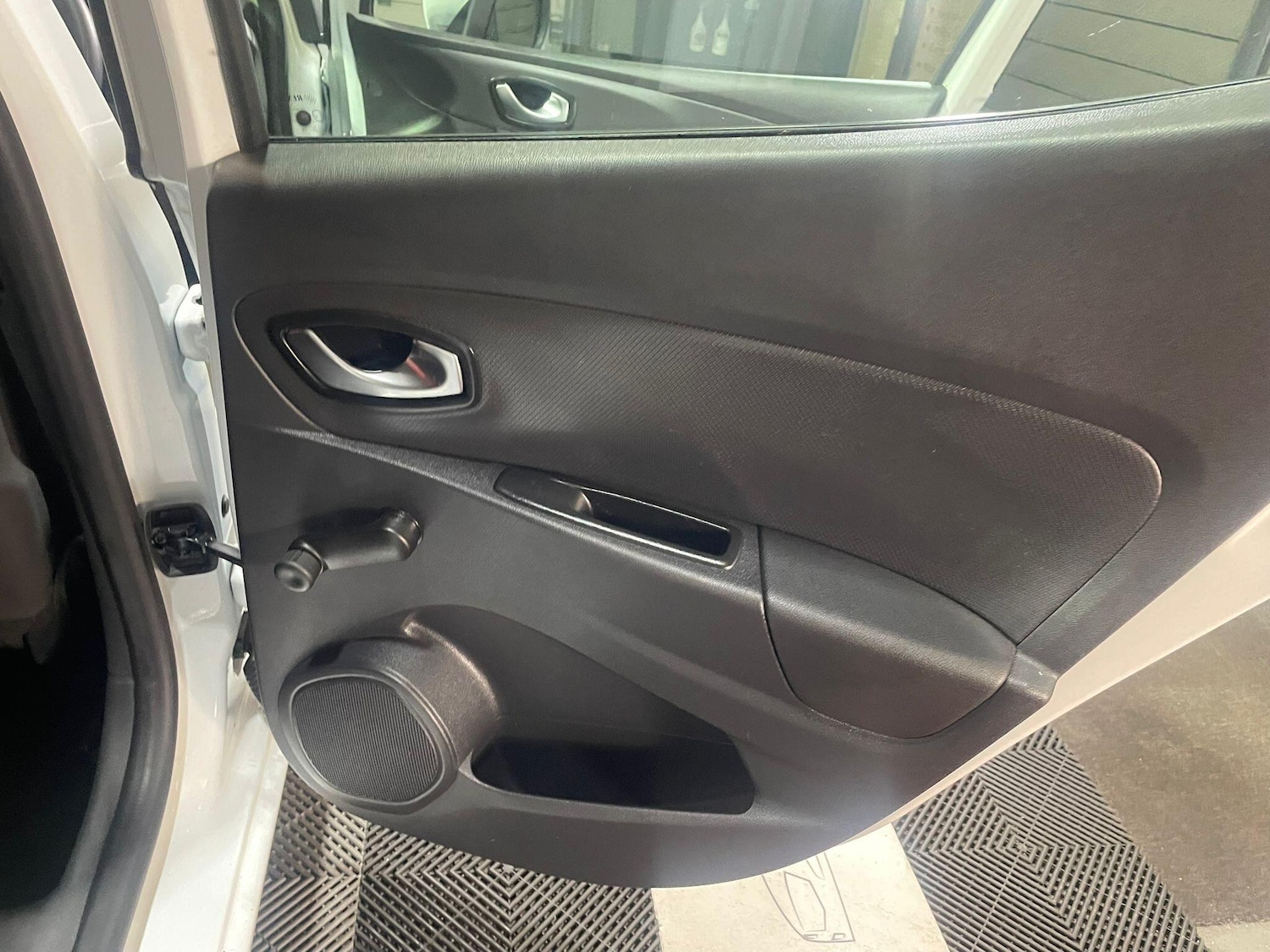 Used Renault Clio for sale - 76549845: Photo 41