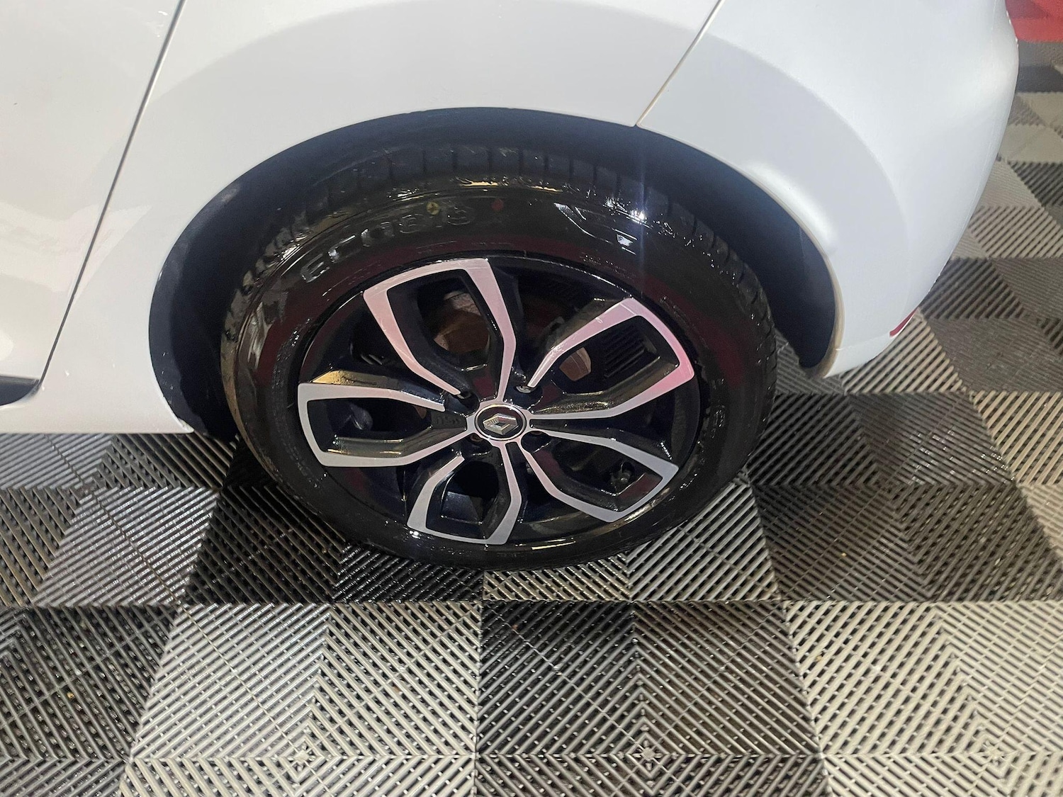 Used Renault Clio for sale - 76549845: Photo 42