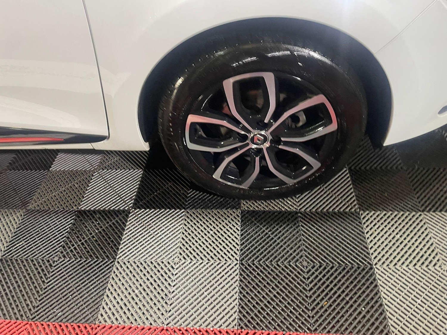 Used Renault Clio for sale - 76549845: Photo 45