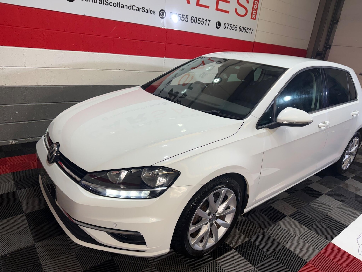 Used Volkswagen Golf 2017 for sale - 78147820: Photo 2