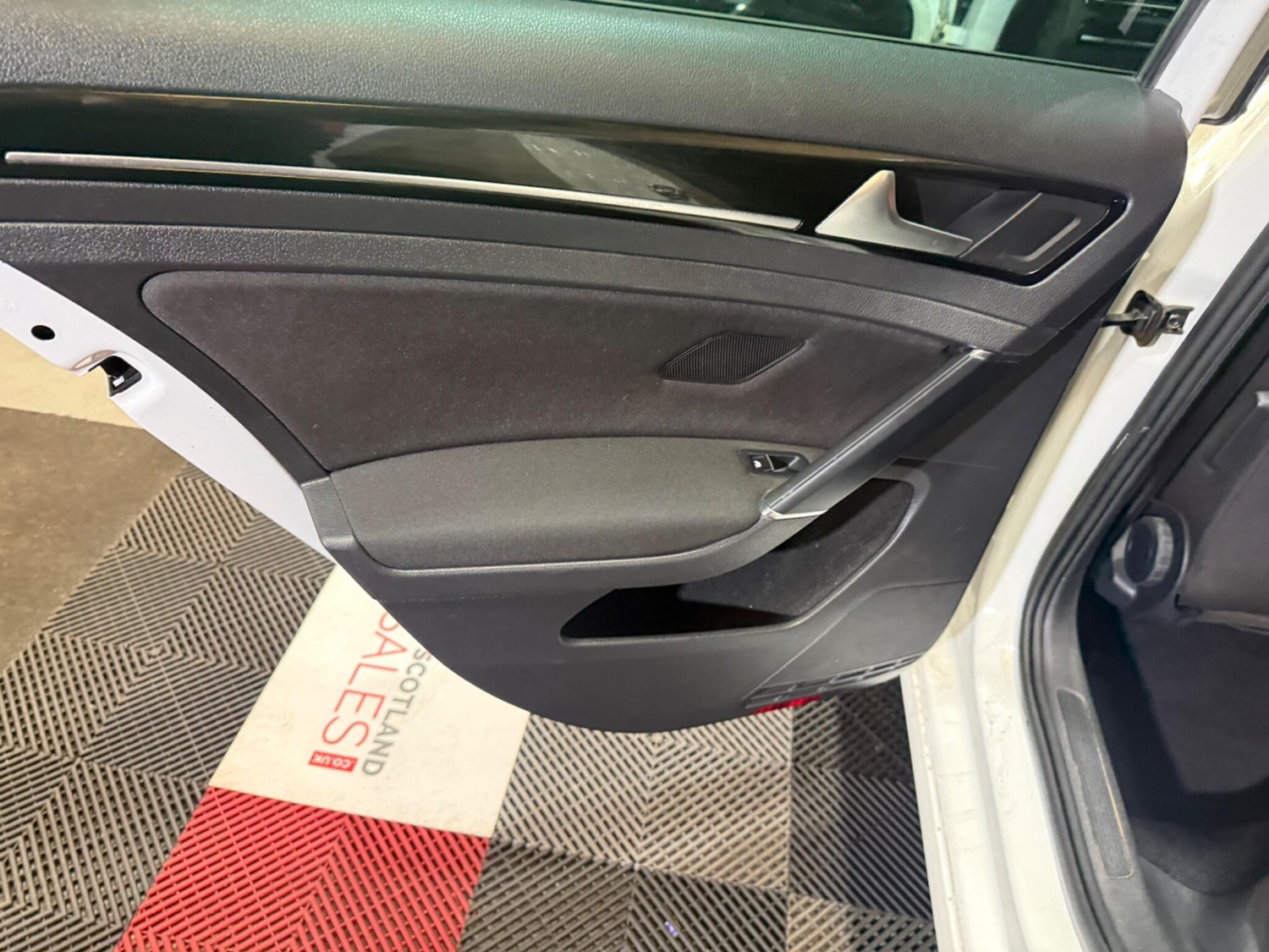 Used Volkswagen Golf 2017 for sale - 78147820: Photo 39