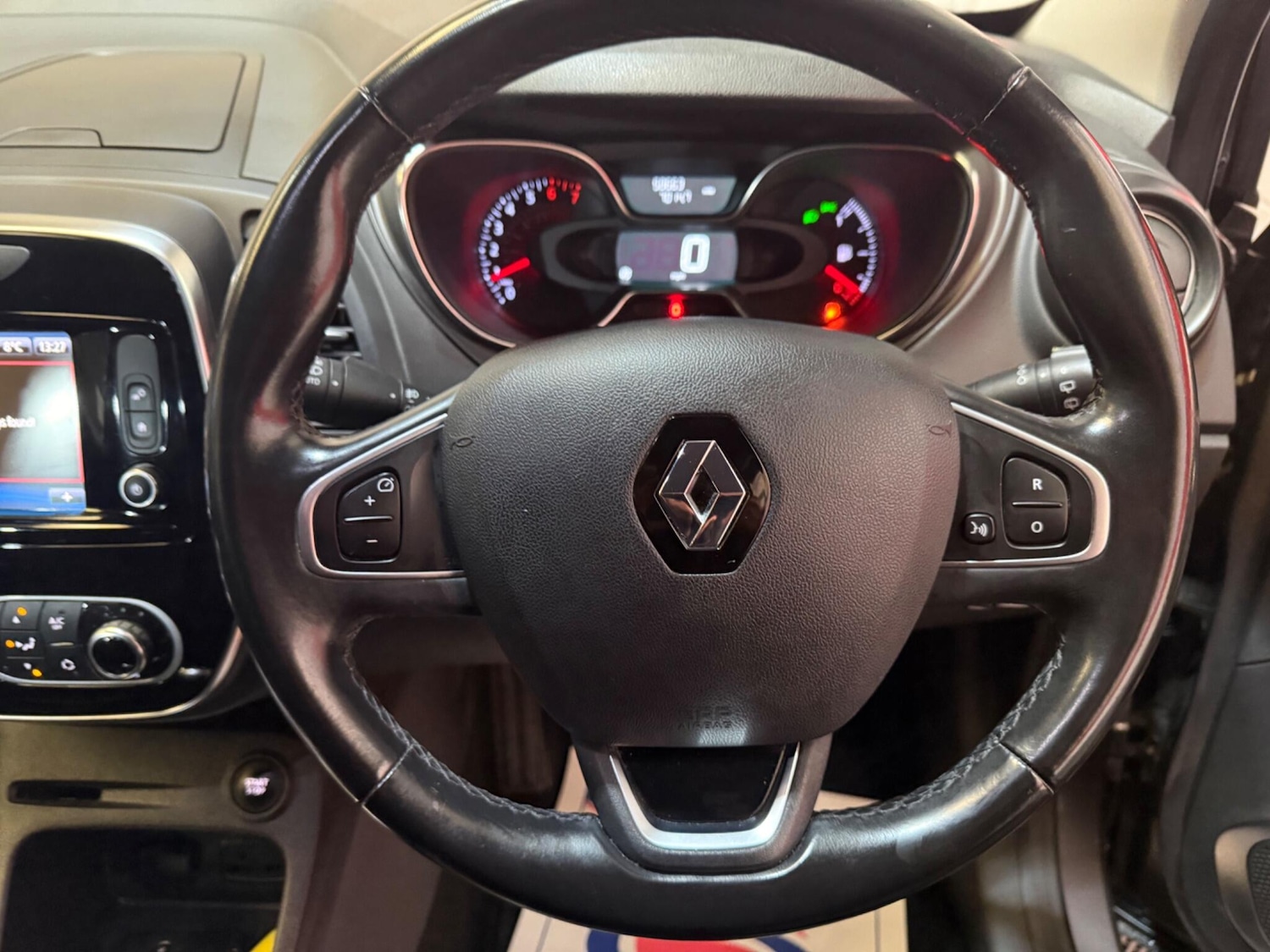 Used Renault Captur for sale - 78073174: Photo 53