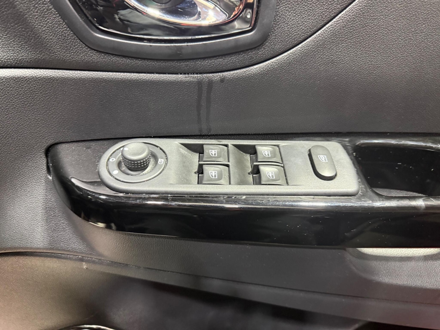 Used Renault Captur 2016 for sale - 76562160: Photo 28