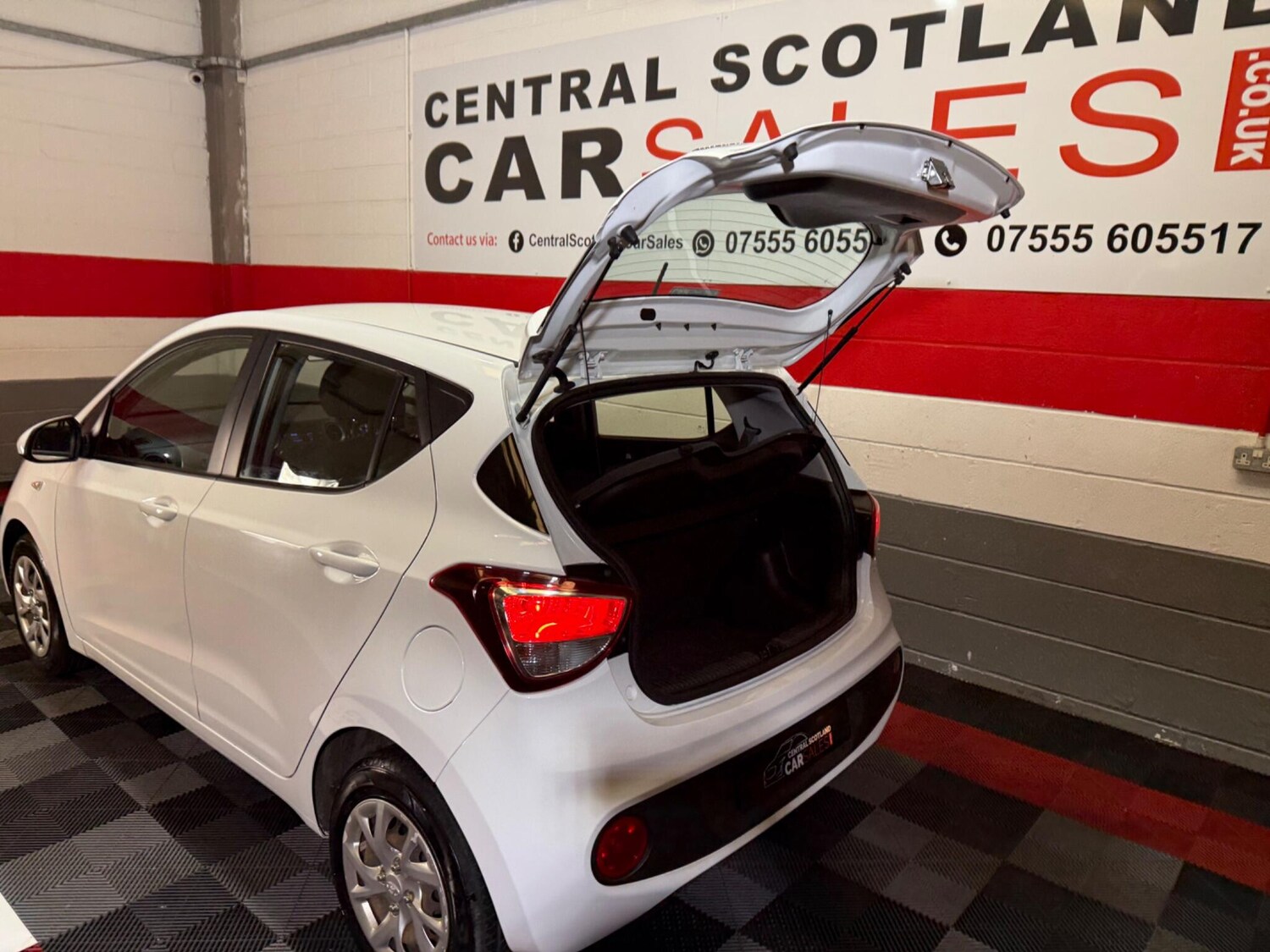 Used Hyundai i10 2018 for sale - 78085804: Photo 21