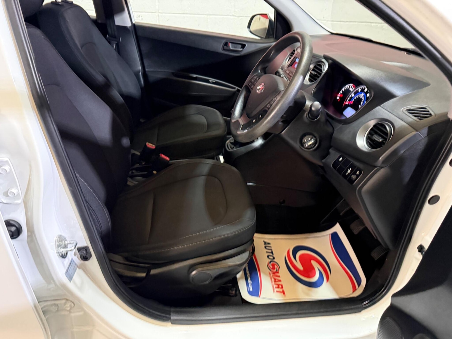 Used Hyundai i10 2018 for sale - 78085804: Photo 27