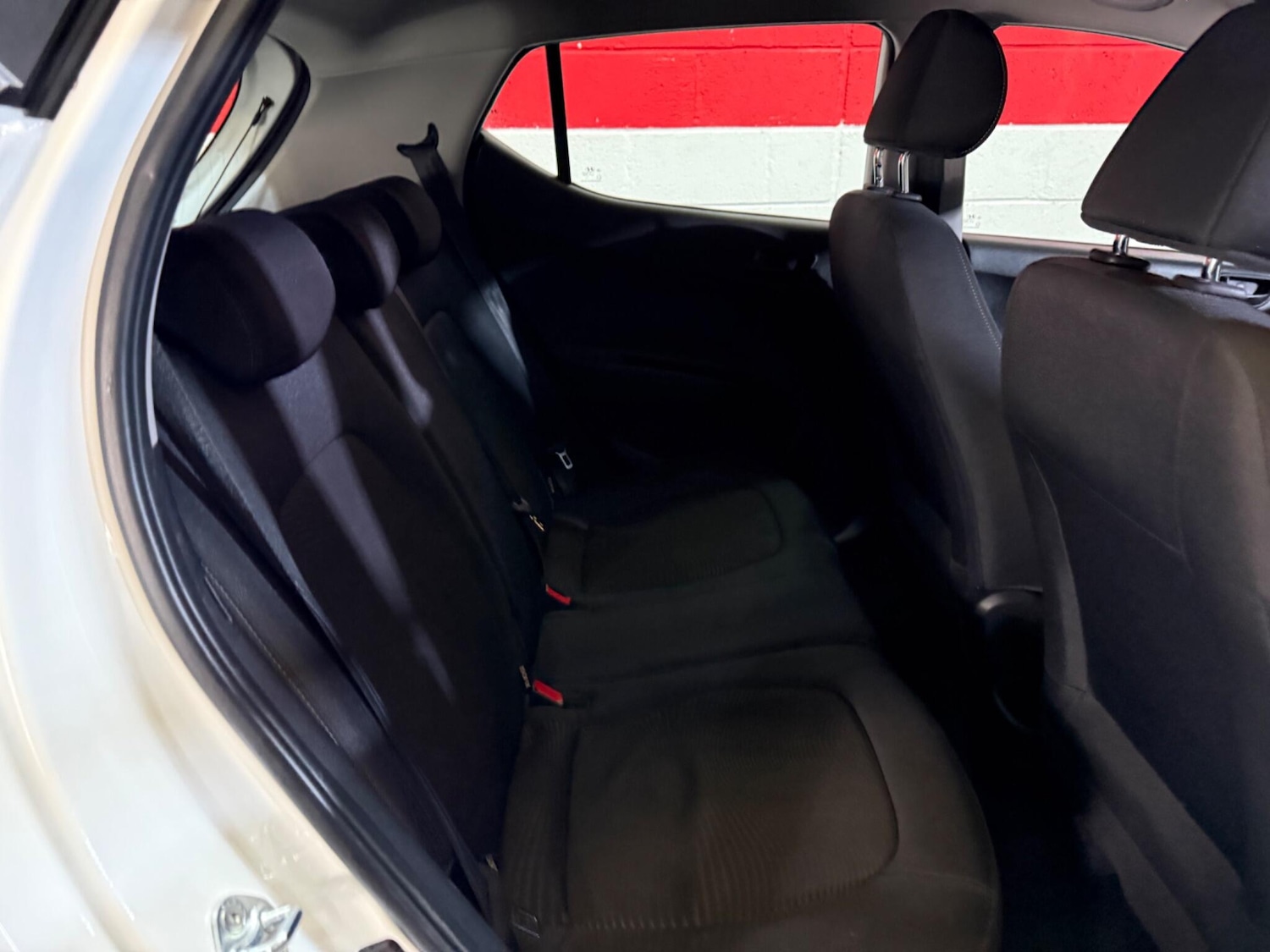 Used Hyundai i10 2018 for sale - 78085804: Photo 28