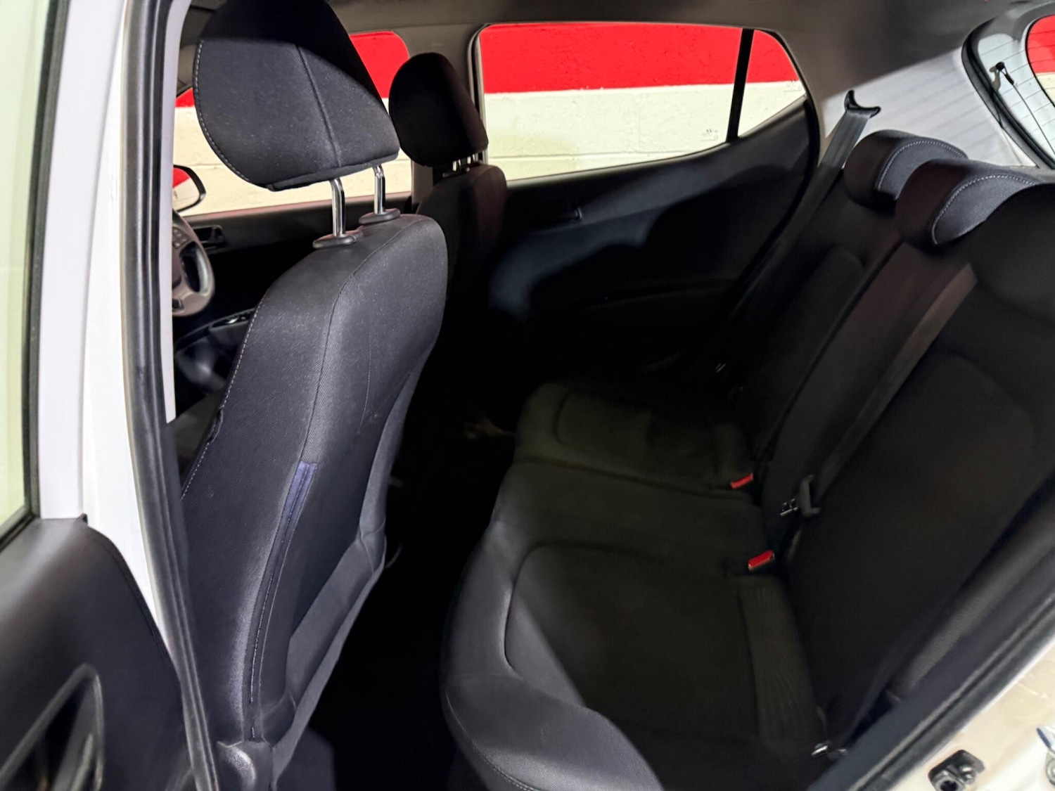 Used Hyundai i10 2018 for sale - 78085804: Photo 32