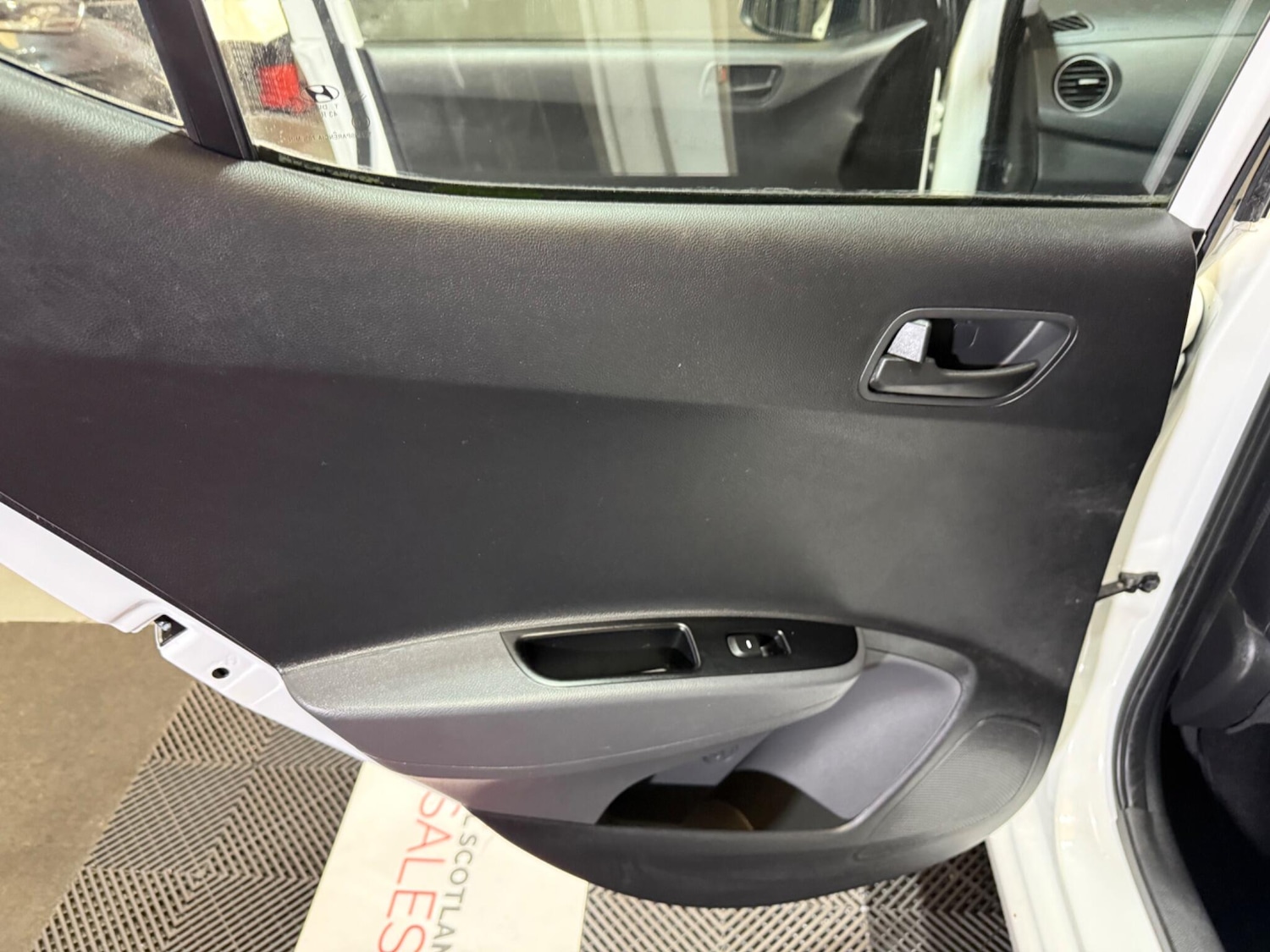 Used Hyundai i10 2018 for sale - 78085804: Photo 41